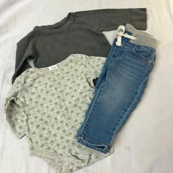 GAP - 3 piece set/outfit. Size 3-6 months - Picture 1 of 8